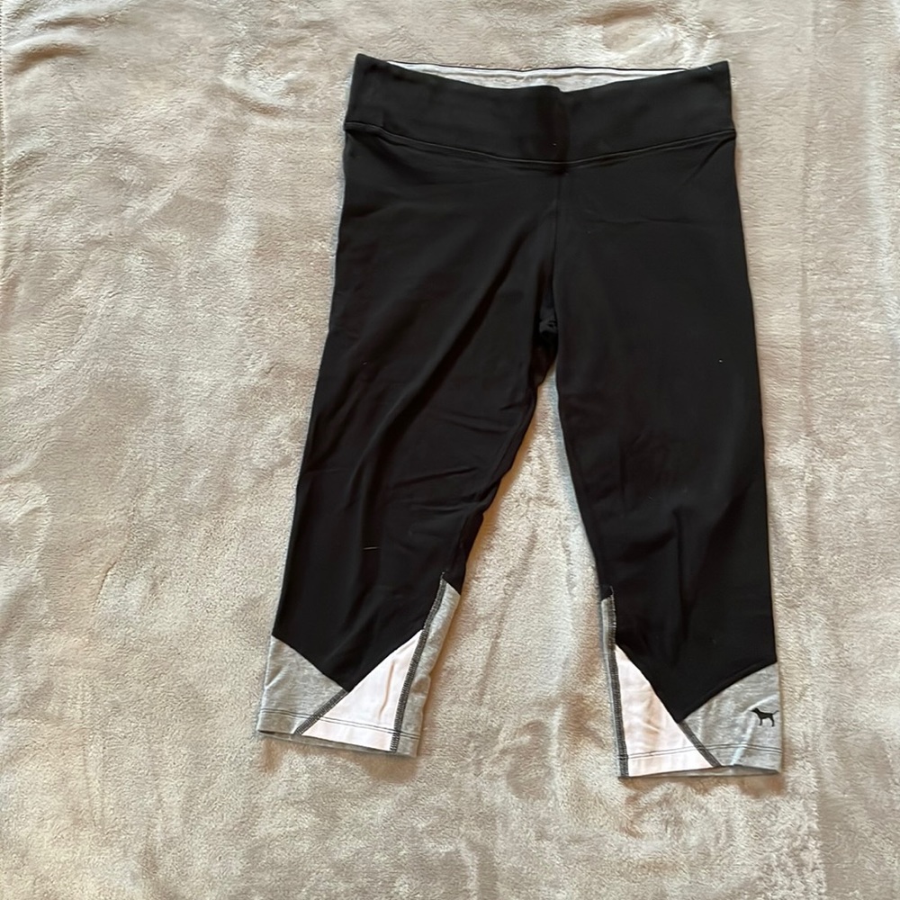 Victorias Secret Pink Cropped Leggings